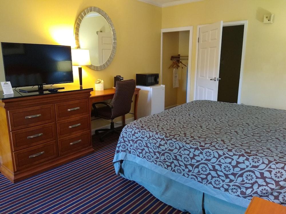 Days By Wyndham Ga Hotel